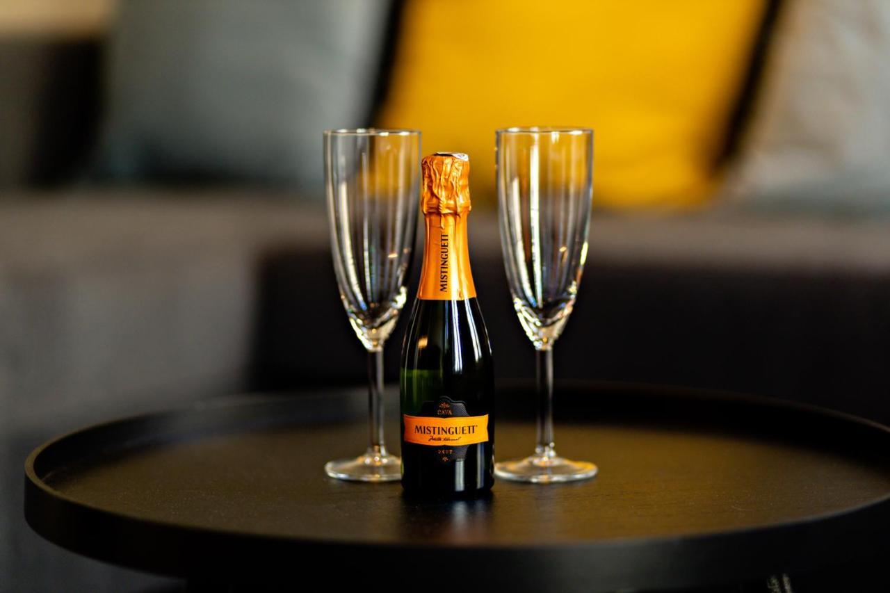 Luxury Suites Princess By Rikas Hotels Anvers Extérieur photo