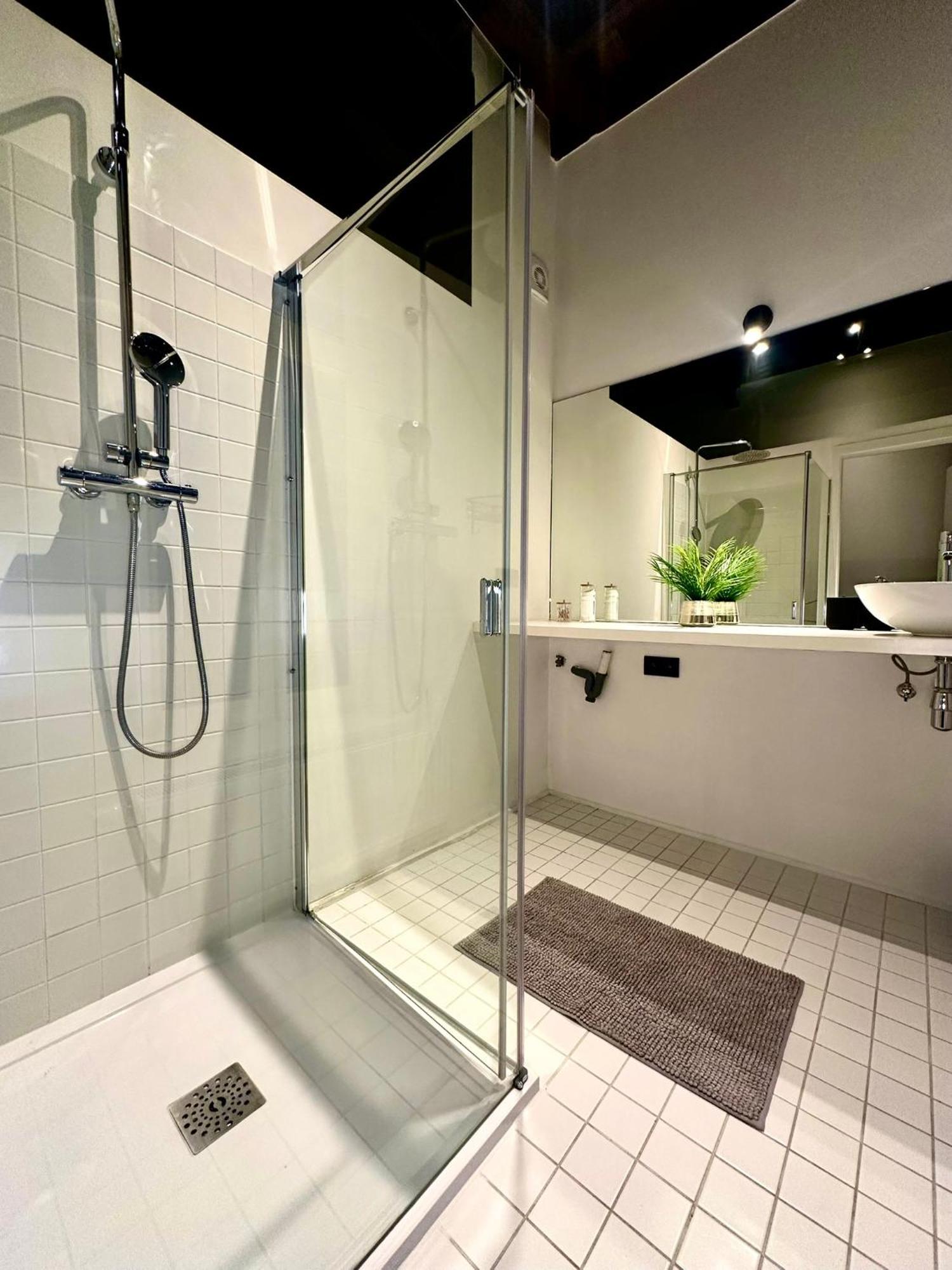 Luxury Suites Princess By Rikas Hotels Anvers Extérieur photo